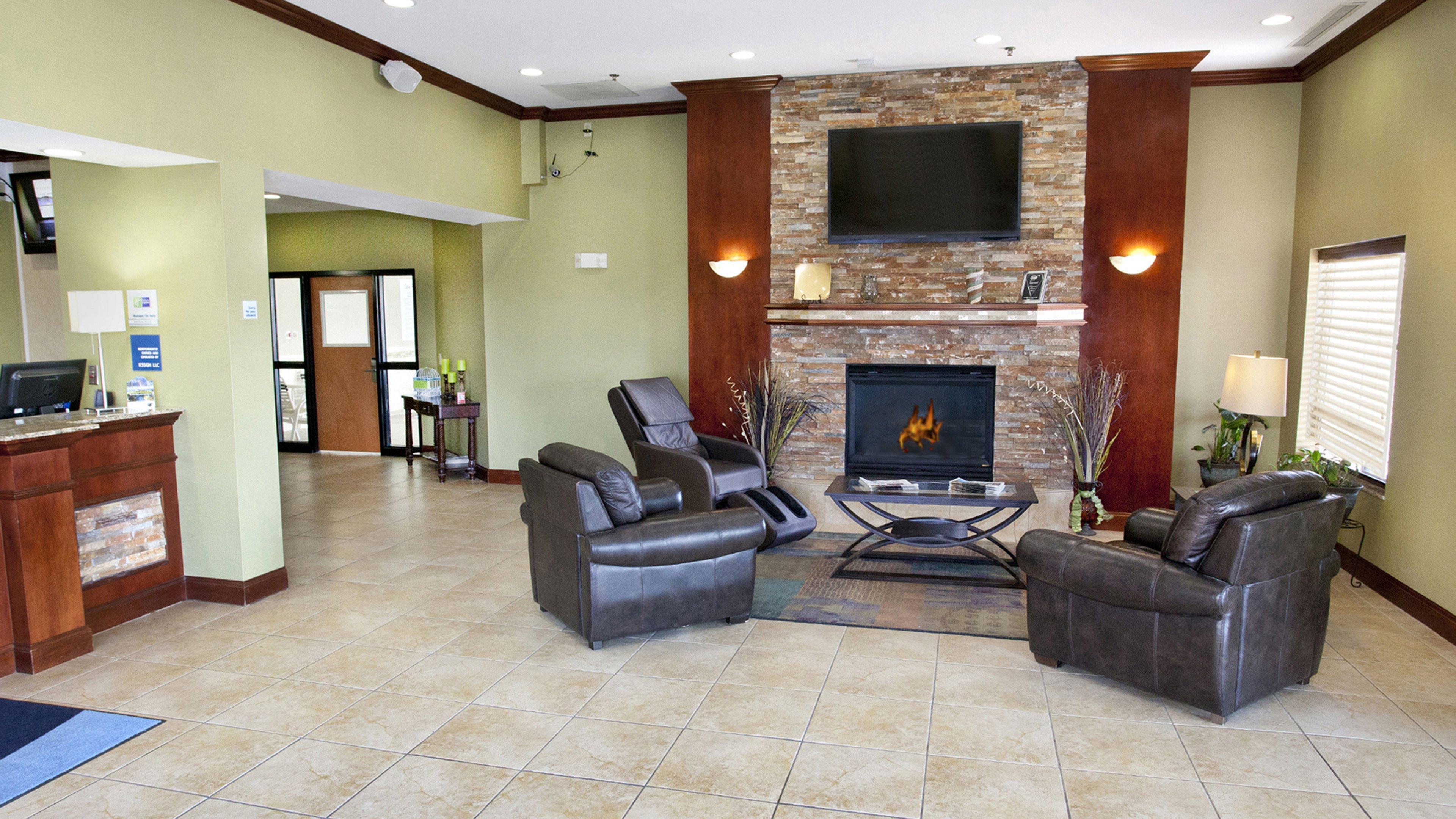 Holiday Inn Express Jamestown By Ihg Zewnętrze zdjęcie